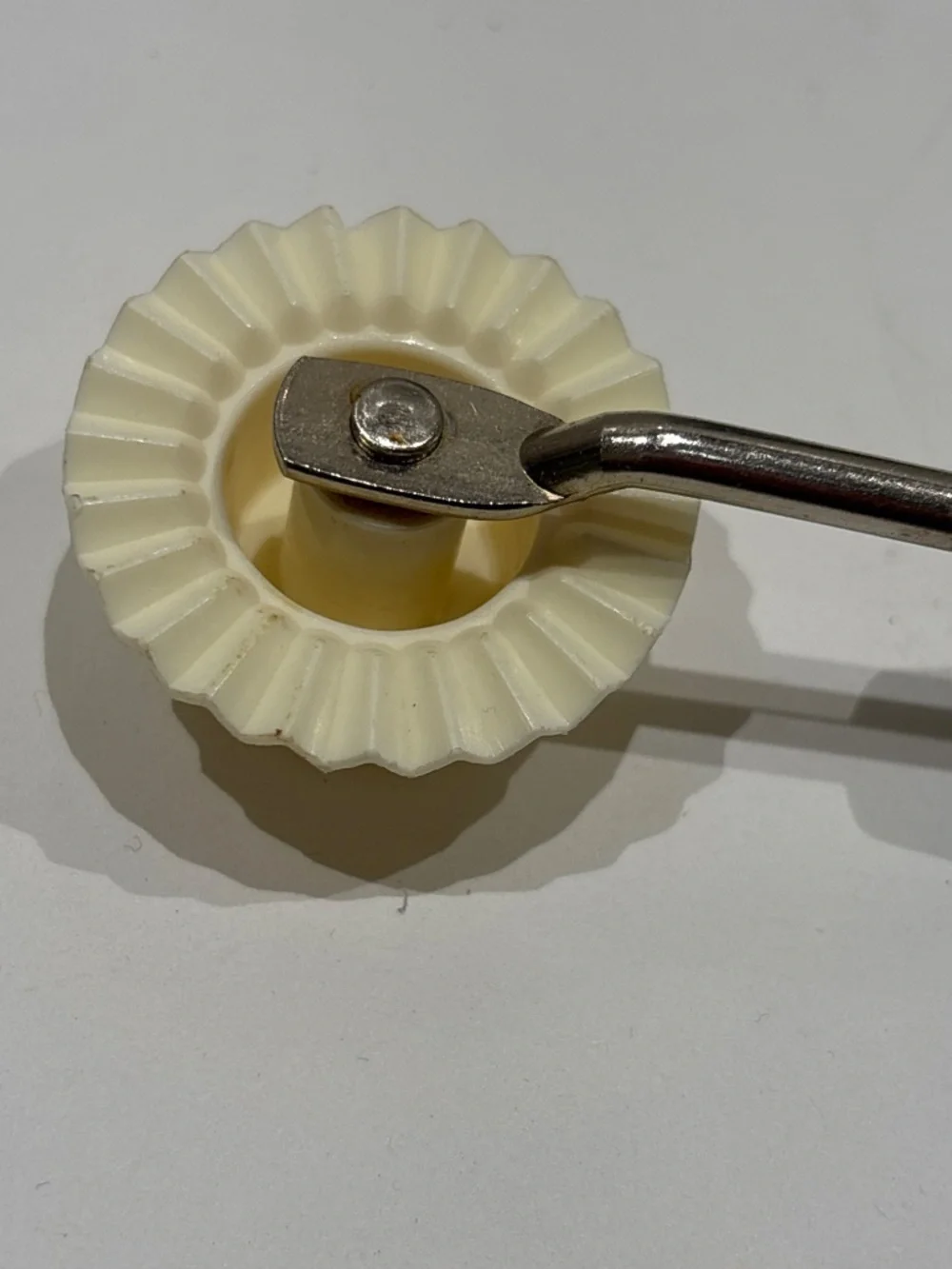 Lot of 2 Vintage Kitchen Tools-Garlic Press & Pastry Roller Dough Crimper MCM